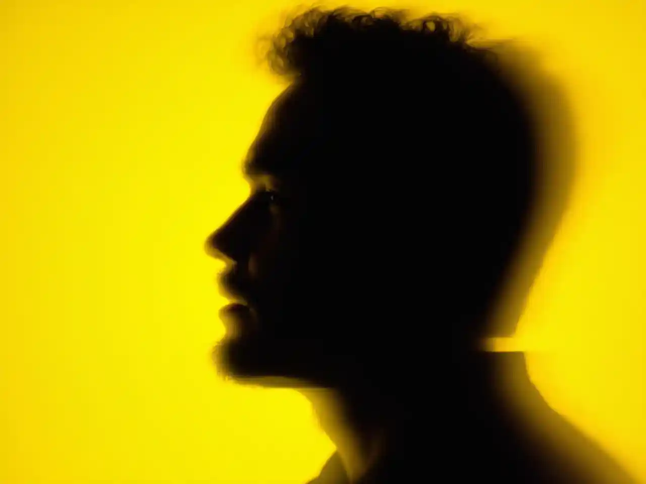 Captivating Portrait Photography with Striking Color and Silhouette